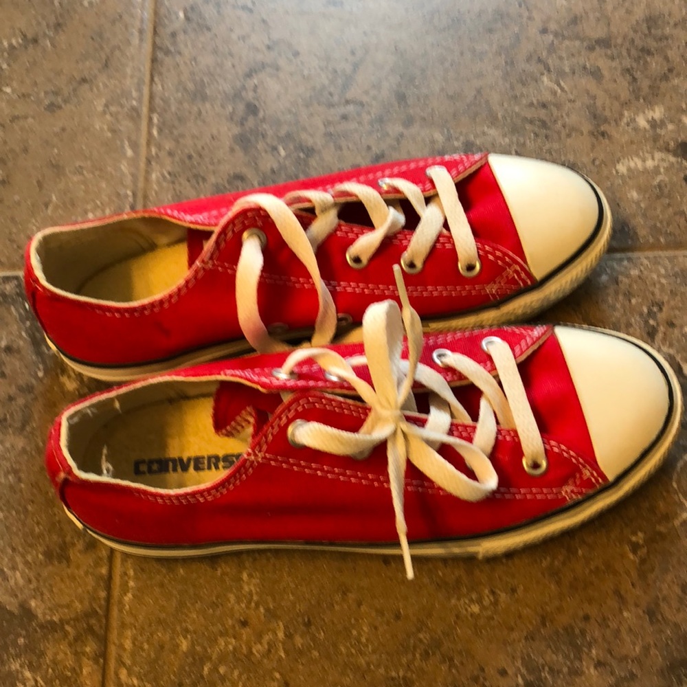 Converse Red